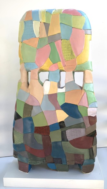 Nr. 1 Leichtigkeit Ton bemalt 50 x 23 x 10 cm