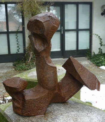 Nr. 4 Eisenskulptur mit Sockel