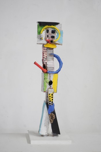 Nr. 79 Papier-Figur 1 2024 Papier bemalt 55 x 15 x 10 cm